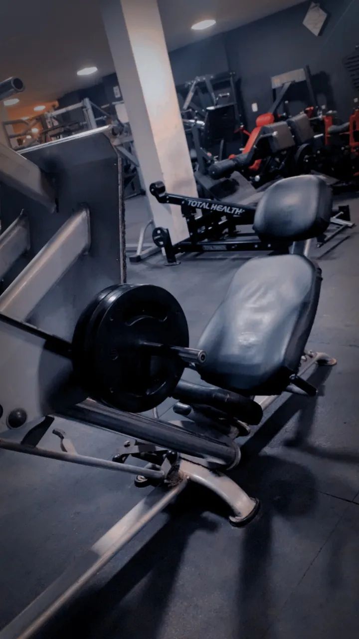 Aparelho p/ academia e studio - Leg press 45 - Foto 3