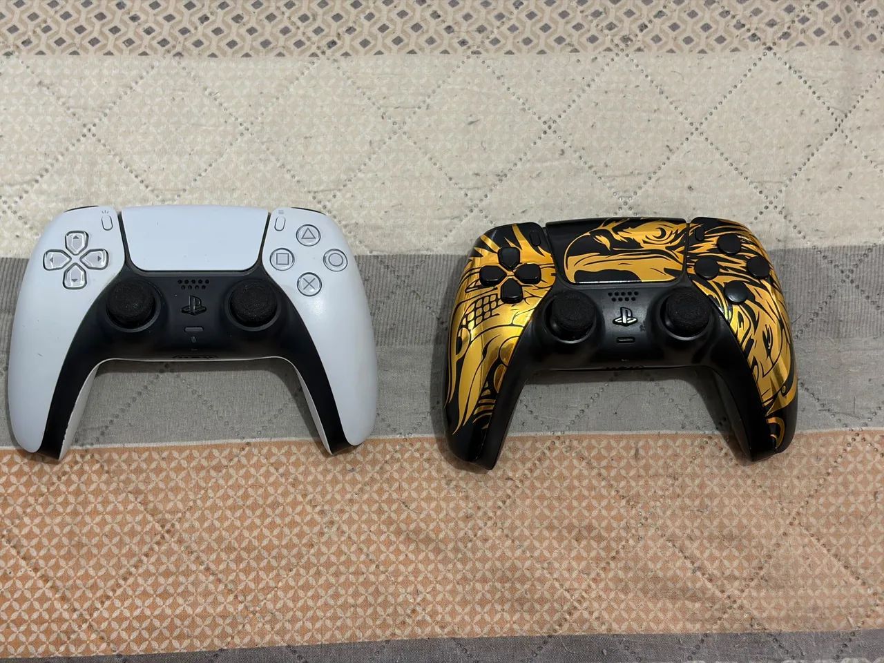 VENDO 2 CONTROLES PS5 COM HALL EFFECT