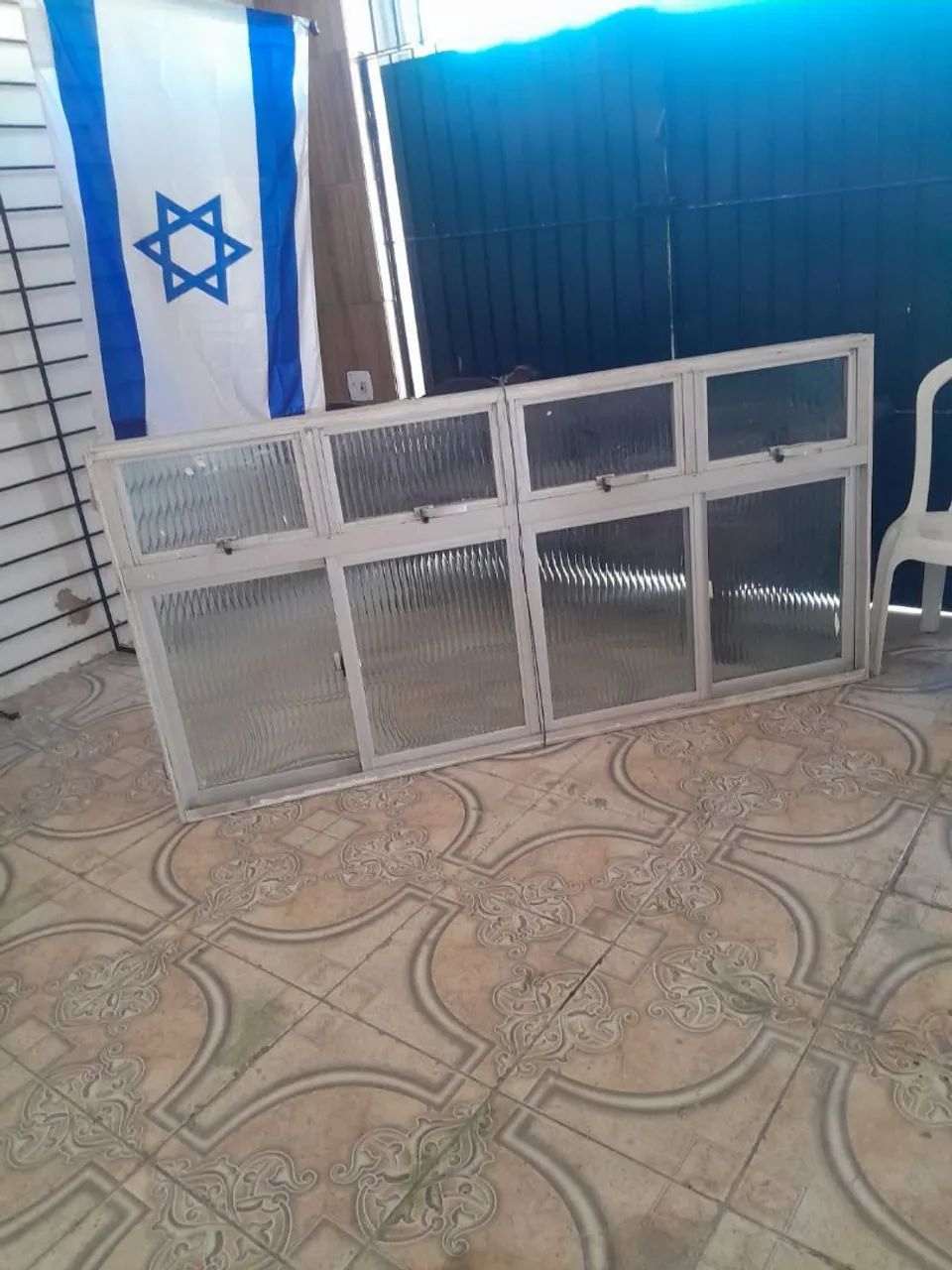 Janela com grade de proteção valor 1200