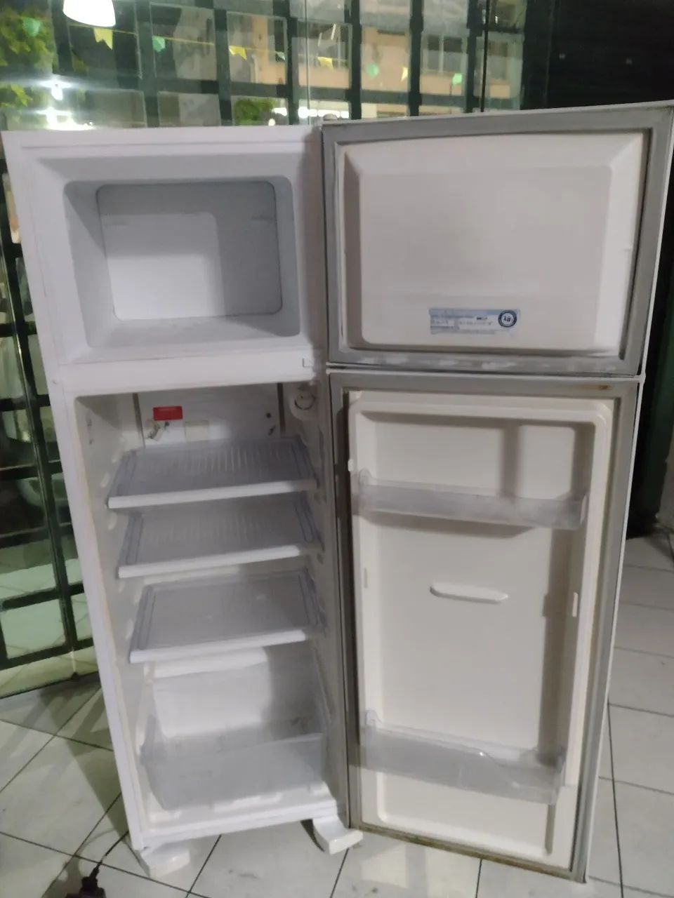 Geladeira Eletrolux 220v - Foto 2