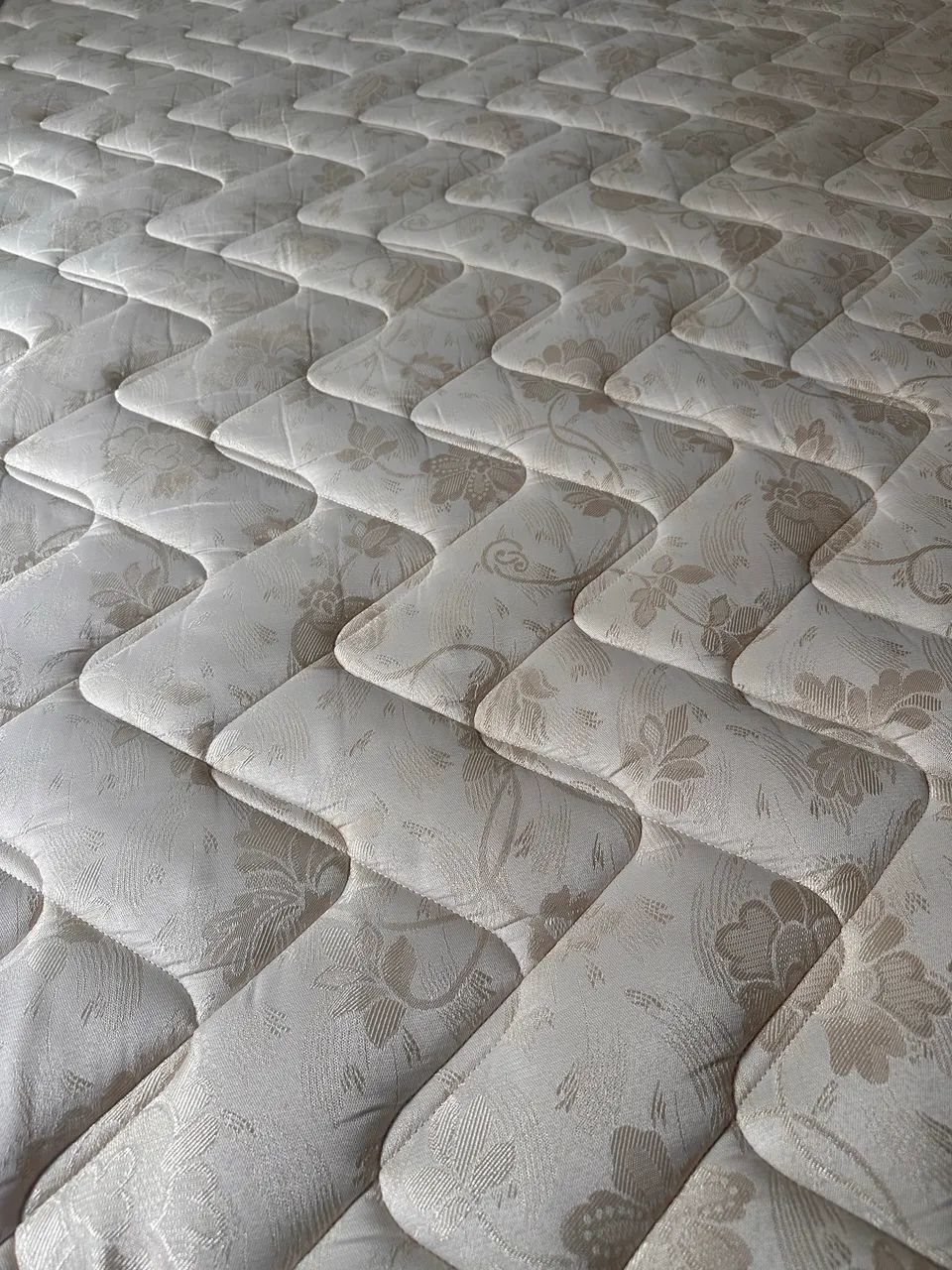 Cama queen  Ortobom!! Linha premium !! Não comercial 