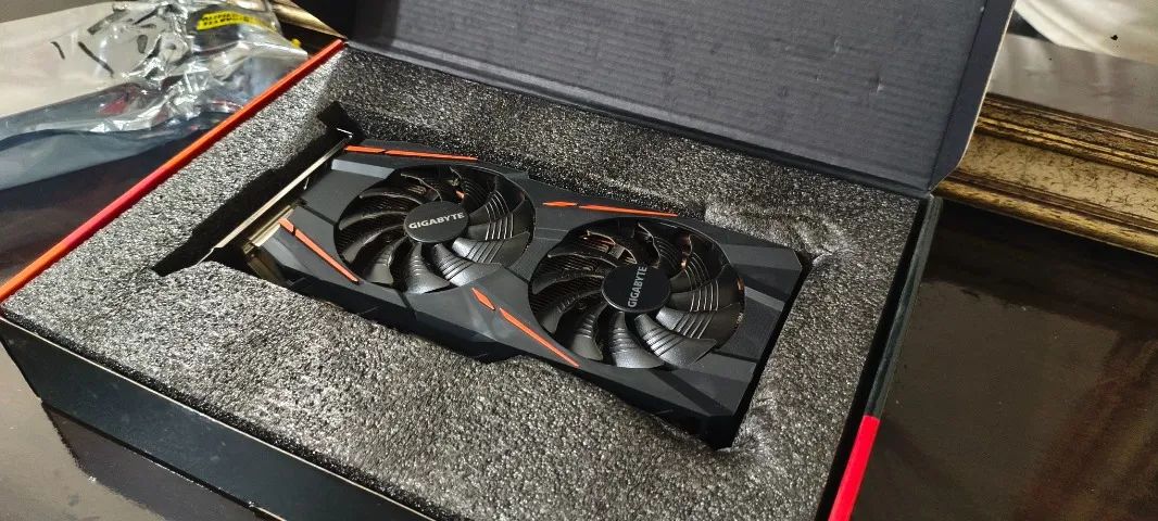 Gigabyte RX 570 4Gb - Foto 4