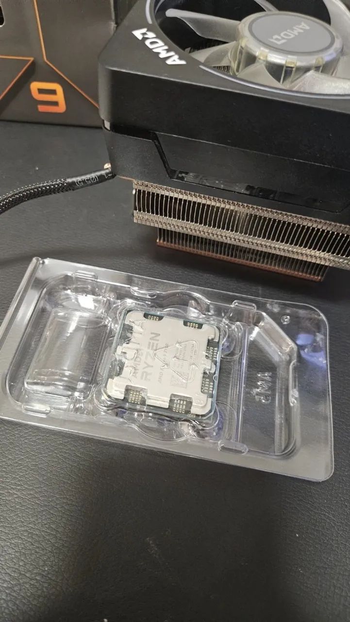 Processador AMD Ryzen 9 7900 AM5 12 núcleos + cooler Wraith Prism - Foto 2