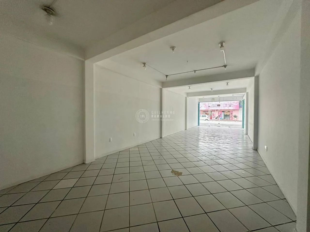 Locação Anual: Sala Comercial 5ª Avenida em Balneário Camboriú - Foto 7