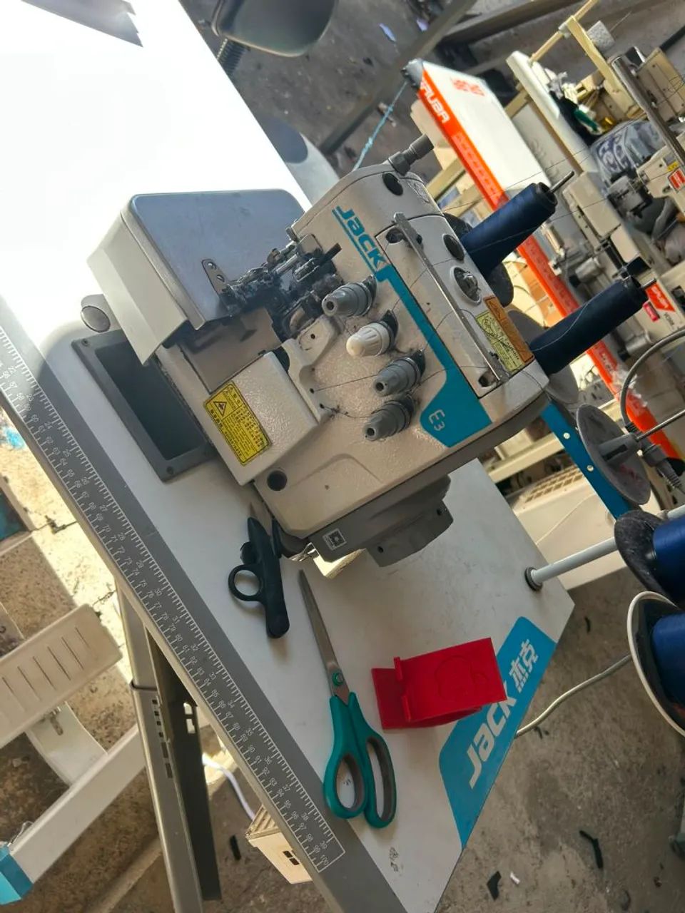 Máquina de costura  - Foto 2