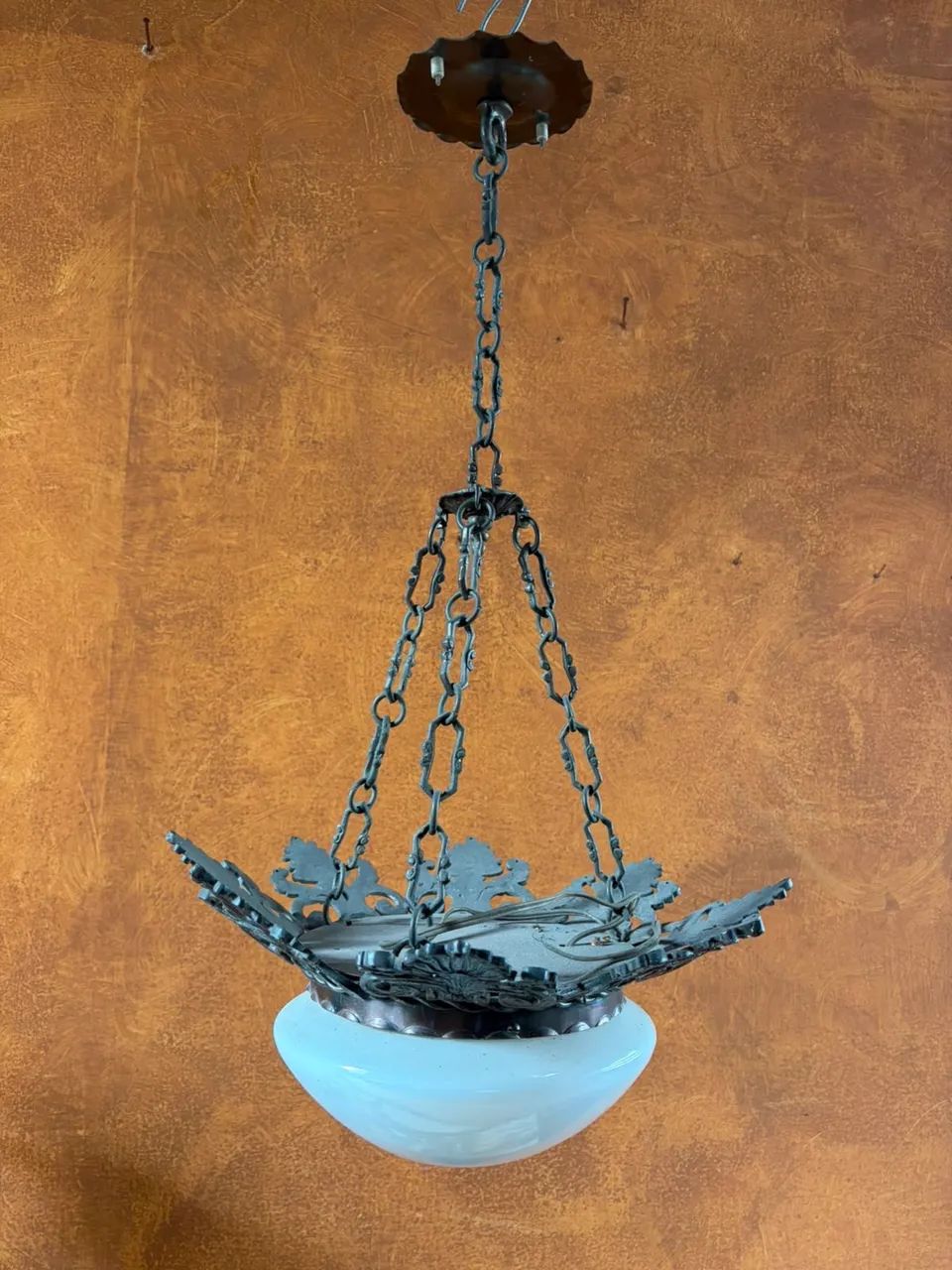Lustre com globo de opalina - Foto 3