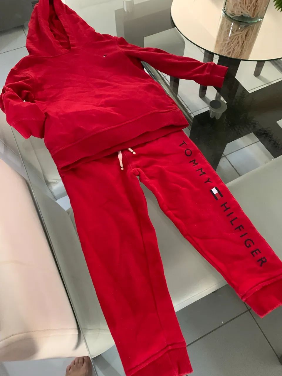 Conjunto MoletomTommy HILFIGER Original Camisa e Calça 4 e 5 Anos - Foto 4