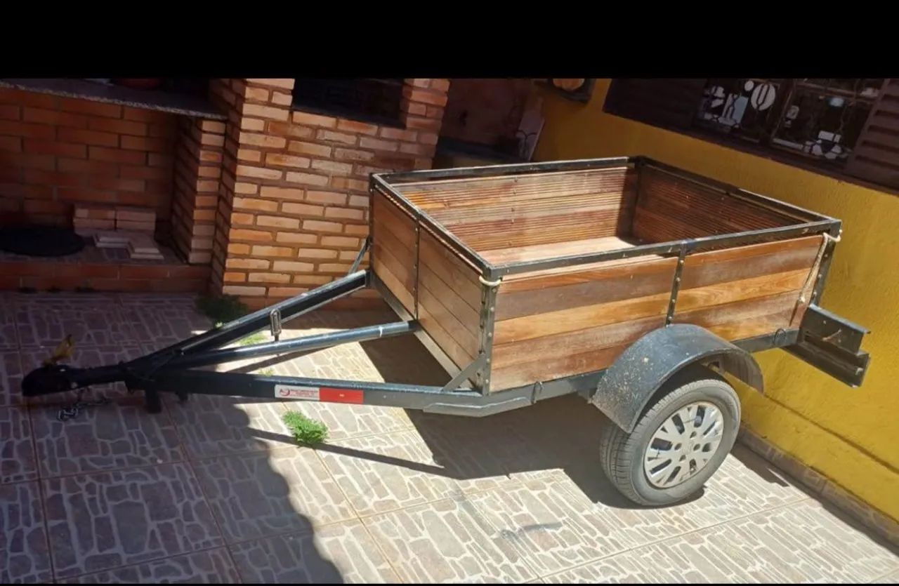 Vendo carrteinha reboque semi nova, emplacada, somente venda - Foto 4