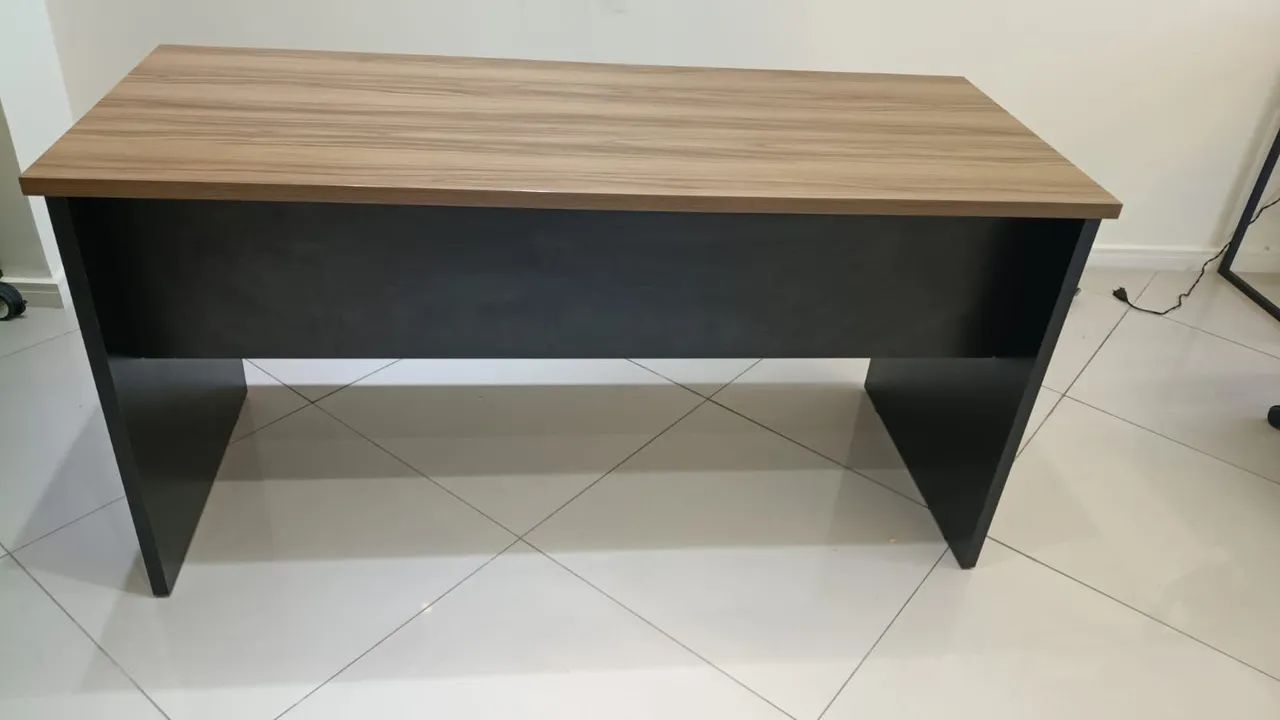 Vendo essa mesa e essas cadeiras em ótimo estado.  - Foto 2