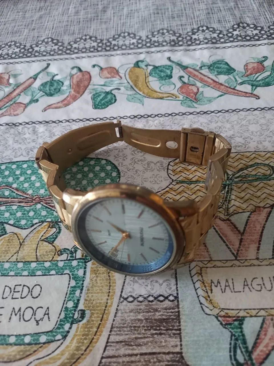 Relógio Mondaine dourado - Foto 2