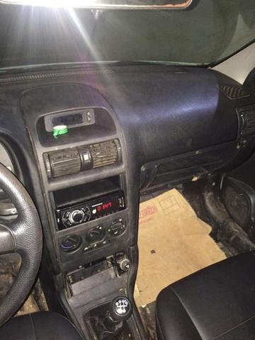 Vendo eesse astra 1.8. ar comdicionado com o moto pra fecha as percas tao aqi tudo nova - Foto 3
