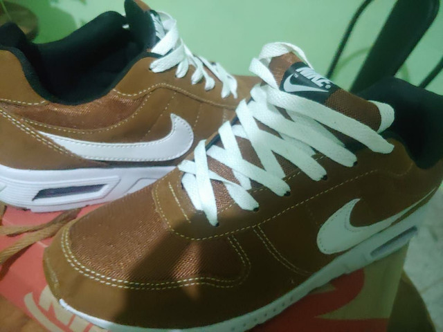 tenis adidas nike