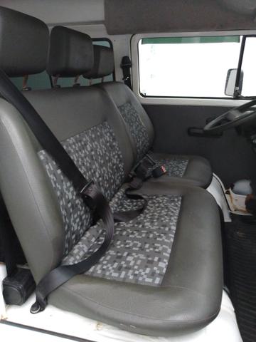 Vendo uma Kombi