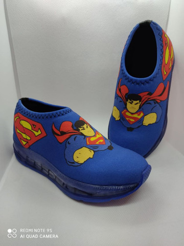 tenis led infantil personagens