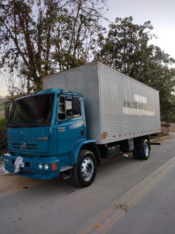 VENDO CAMINHÃO BAÚ MB 1718