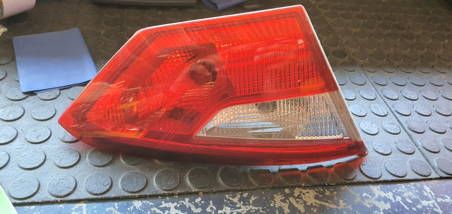 Lanterna da mala ford focus