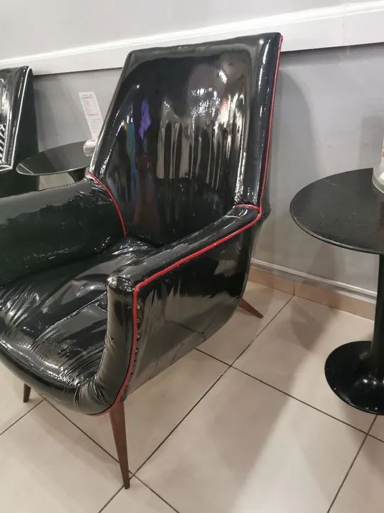 Poltrona de Couro Preta Luxuosa - Foto 4