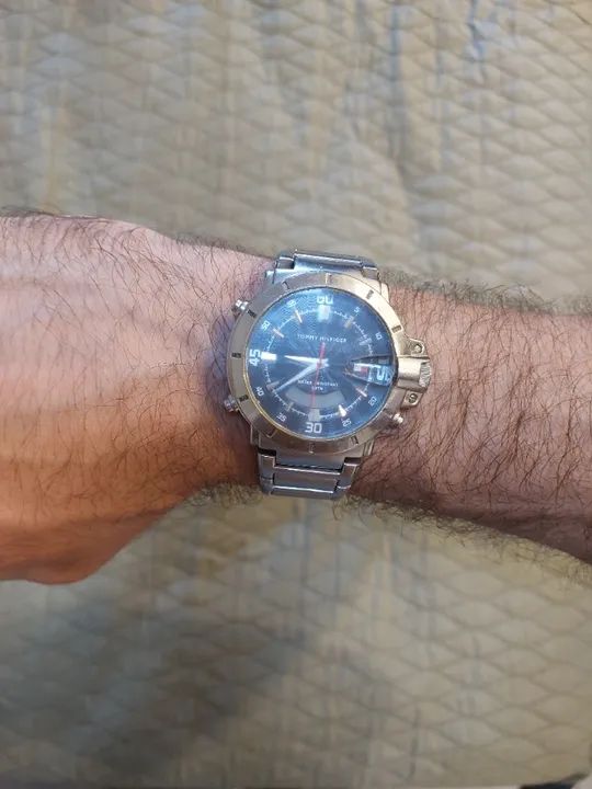 Relógio Tommy Hilfiger quartzo analógico-digital f90330. Caixa de aço. Fundo preto - Foto 2