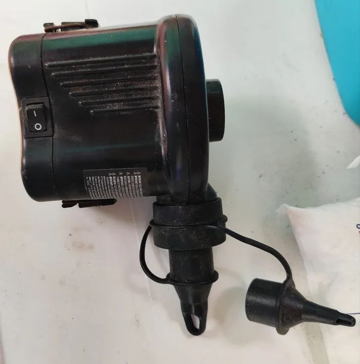 BOMBA INTEX P/ ENCHER COLCHÃO DE AR - Foto 3
