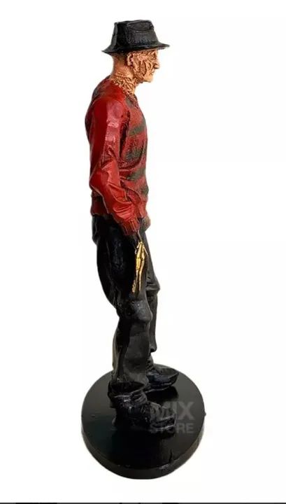 Estátua De Resina Freddy Krueger Colecionável - Foto 3