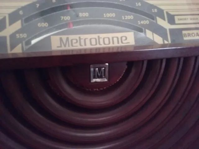 Radio Dec. 50 Cx. Baquelite c/ Fm e Aux - Foto 4