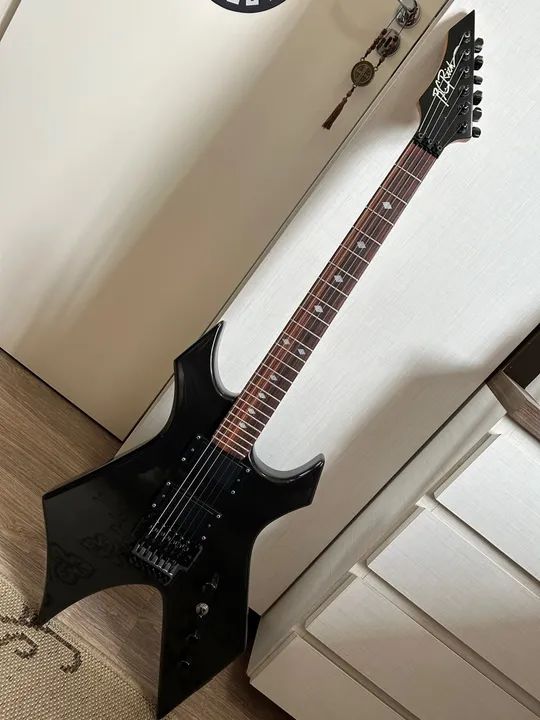 Guitarra B.C. Rich Warlock 