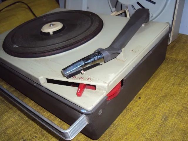 vitrolinha sonata  antiga portatil filee - Foto 2