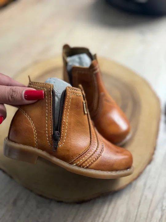 Botinha Infantil em Couro  - Foto 2