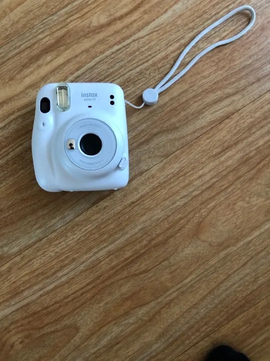 Câmera Instax Mini 11 Branca - Seminova - ACEITO OFERTAS!! - Foto 2