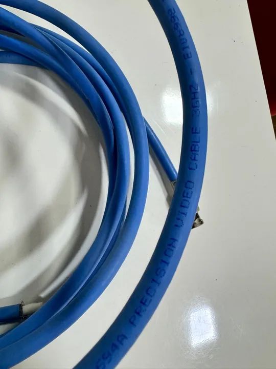 Cabo SDI profissional com 4 metros marca Belden importado  - Foto 3