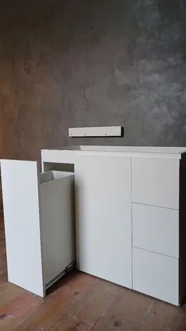 Vendo Armario de Banheiro Novo em MDF com Cesto de Roupa Suja  - Foto 2