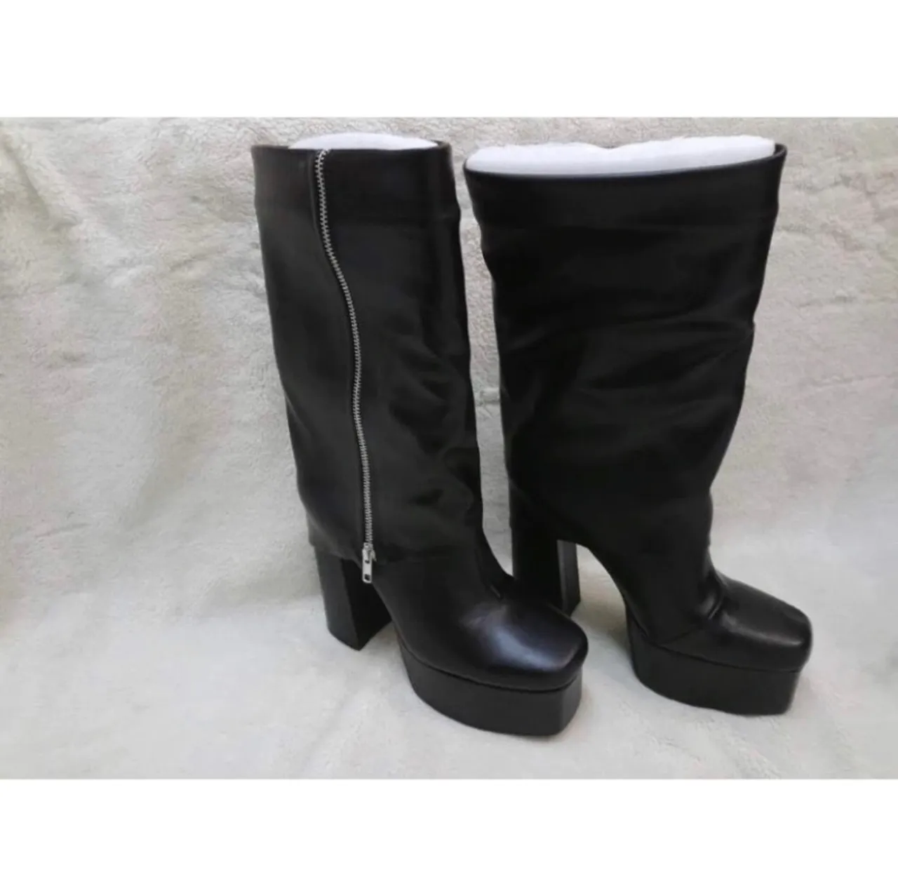 Bota SHEIN nova tam 37