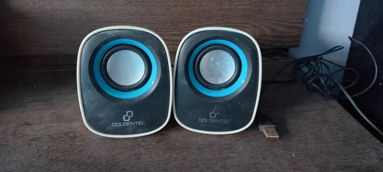 Caixas de Som 2.0 GoldenTec