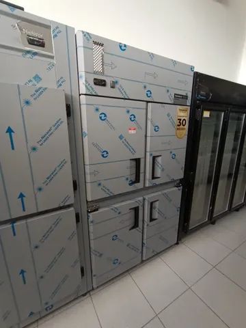 Geladeira comercial 4 portas Gelopar GREP4 