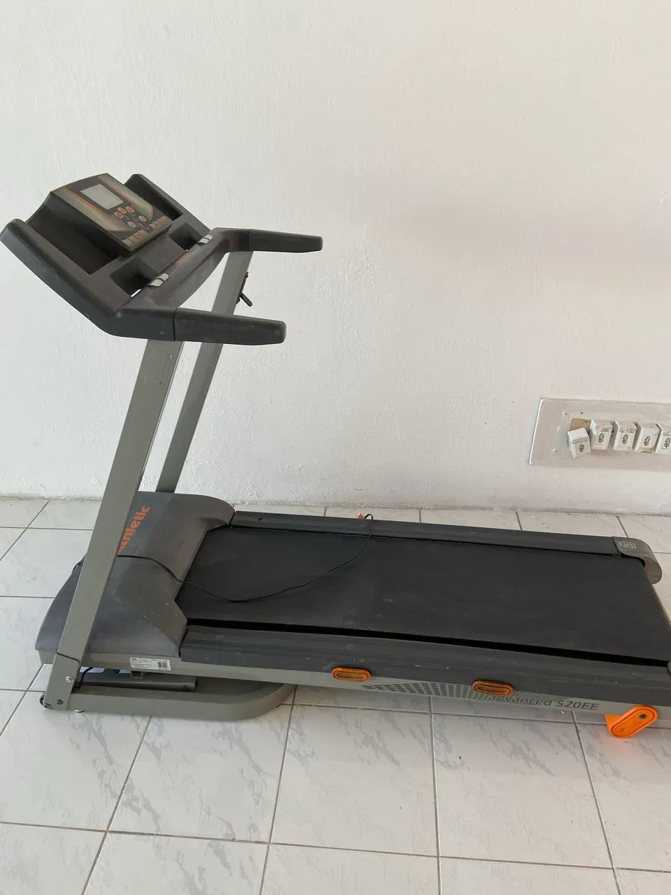 Esteira Athletic 520 EE  Top/ A Melhor! - Foto 3
