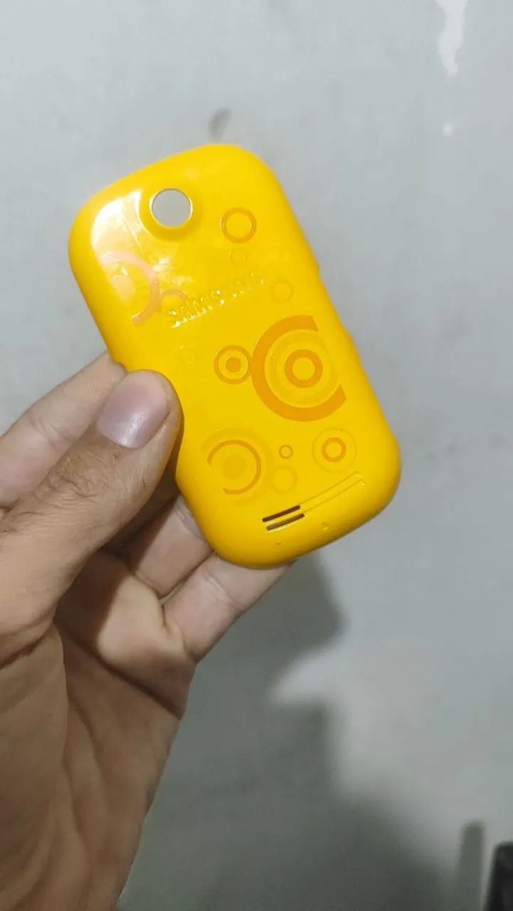Capa Amarela Samsung - Foto 2