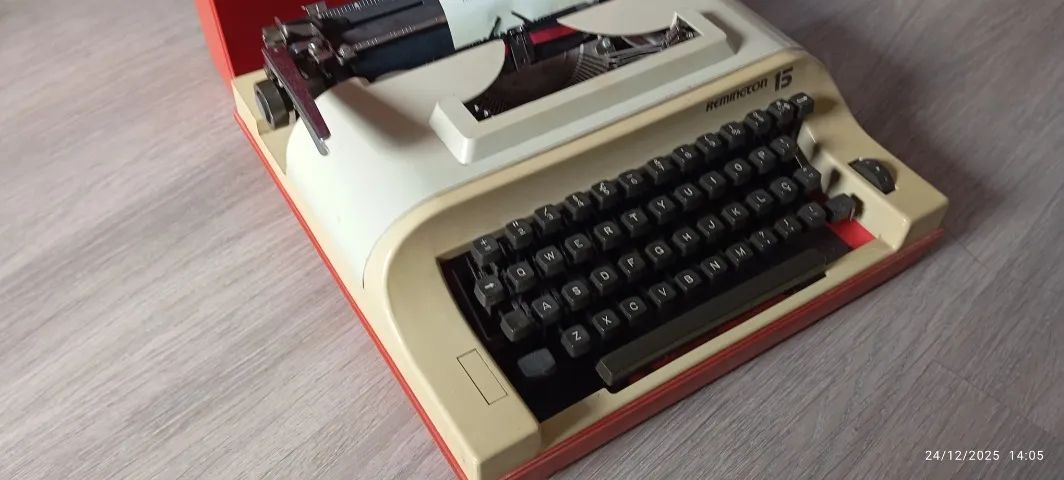 MÁQUINA ESCREVER REMINGTON 15415081513648148483