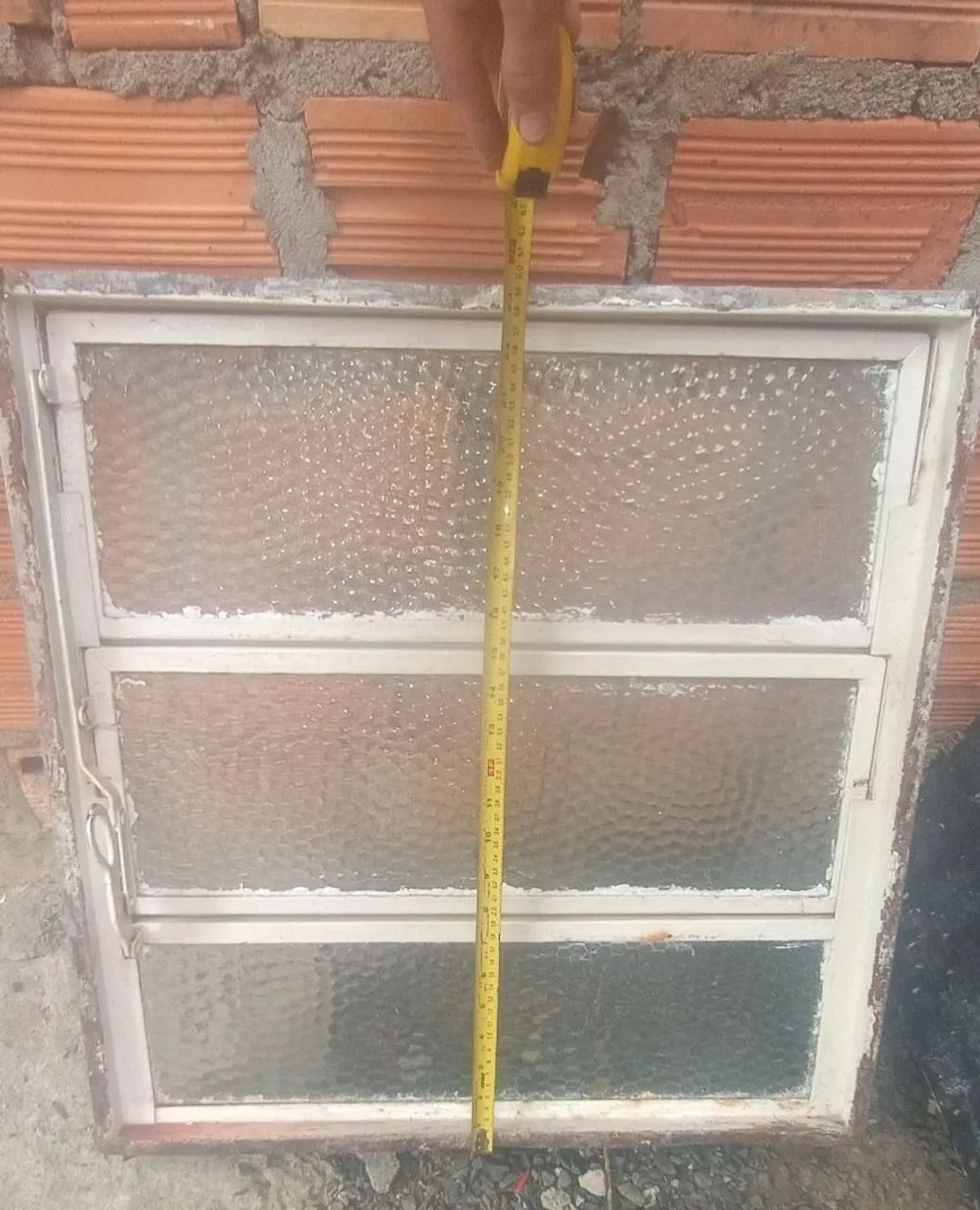 Janela basculante Aço 60x60x8cm 2 Folhas incluído os Vidros  - Foto 2