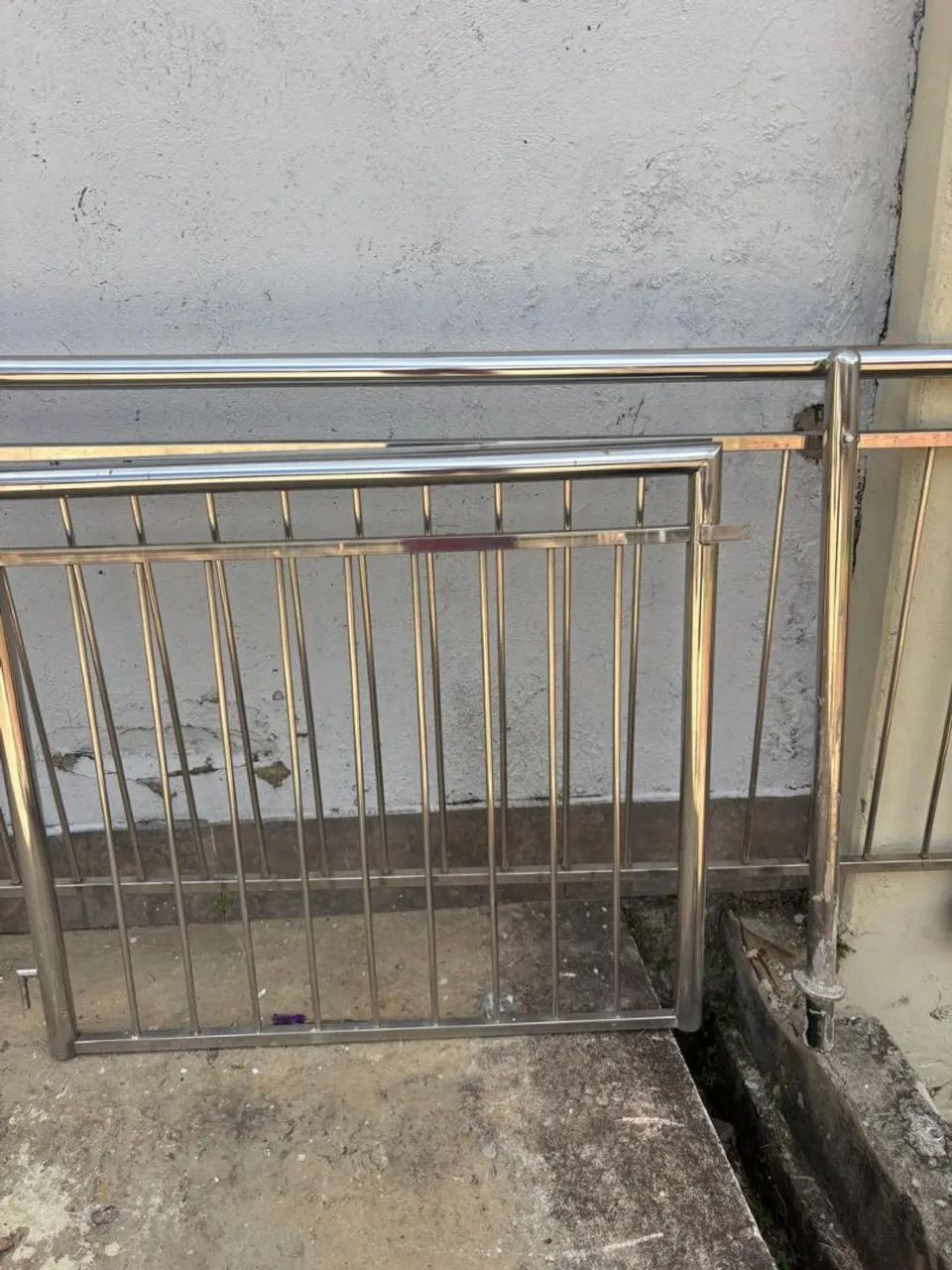 Grade em Aço Inoxidável 1,10 de altura e 12,65 de comprimento e 1,20 de portão comprimento