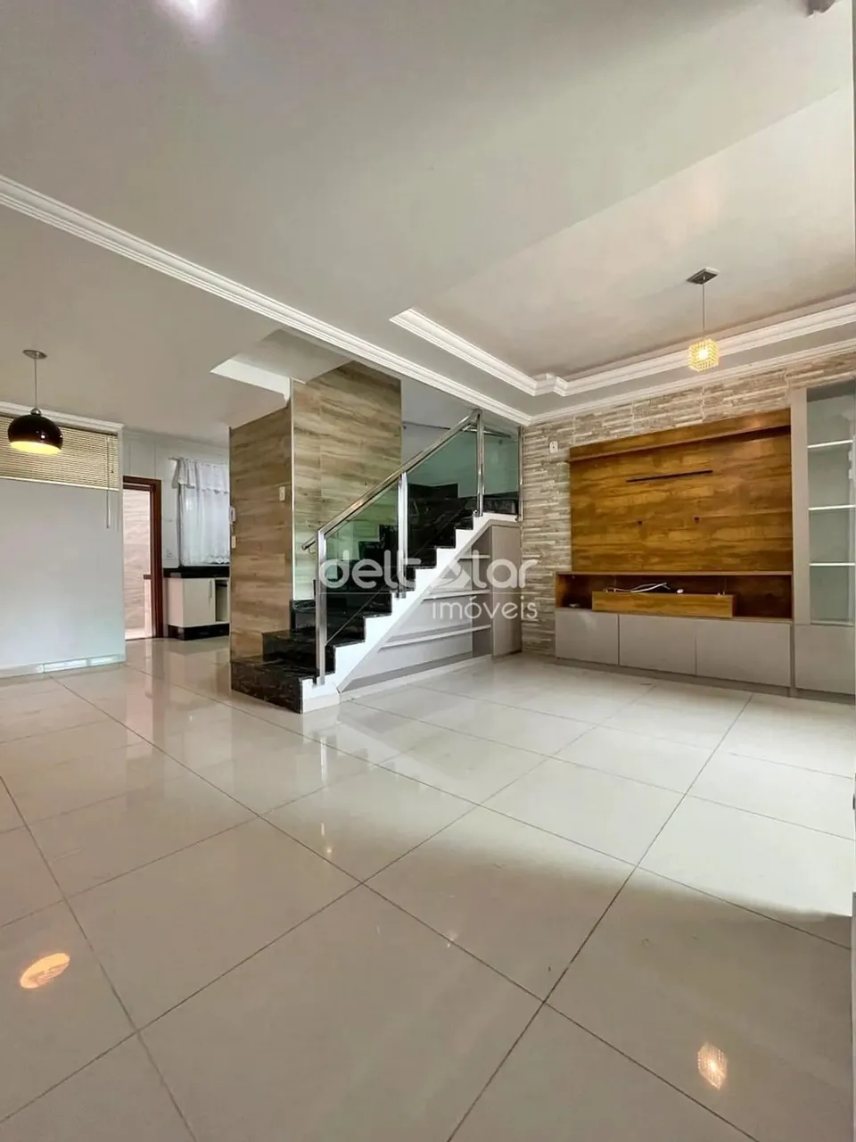 Casa com 03 quartos, sendo um suíte, armarios planejados e duas vagas, Rio Branco, Belo Ho