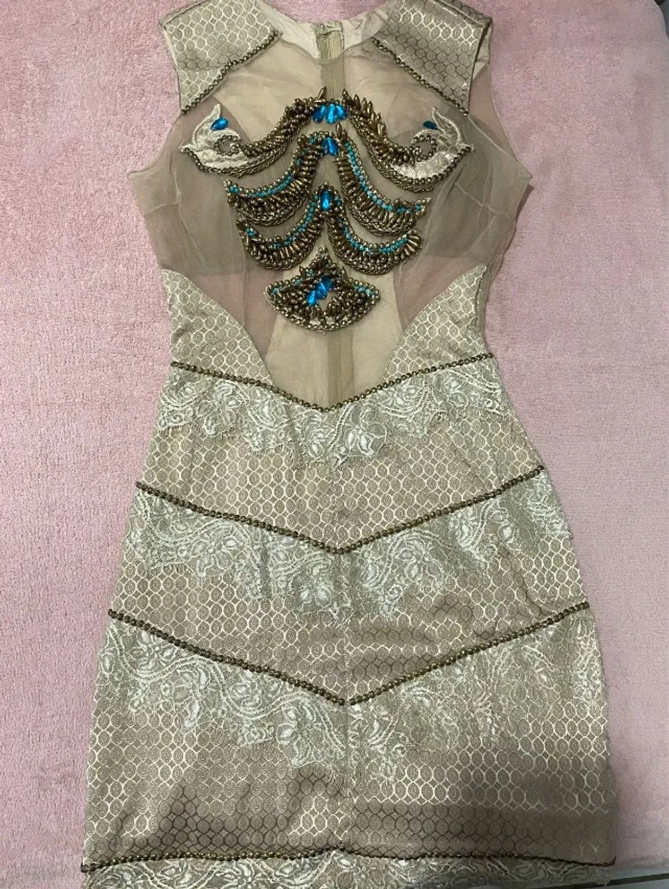 Vestido com busto bordado - Foto 4