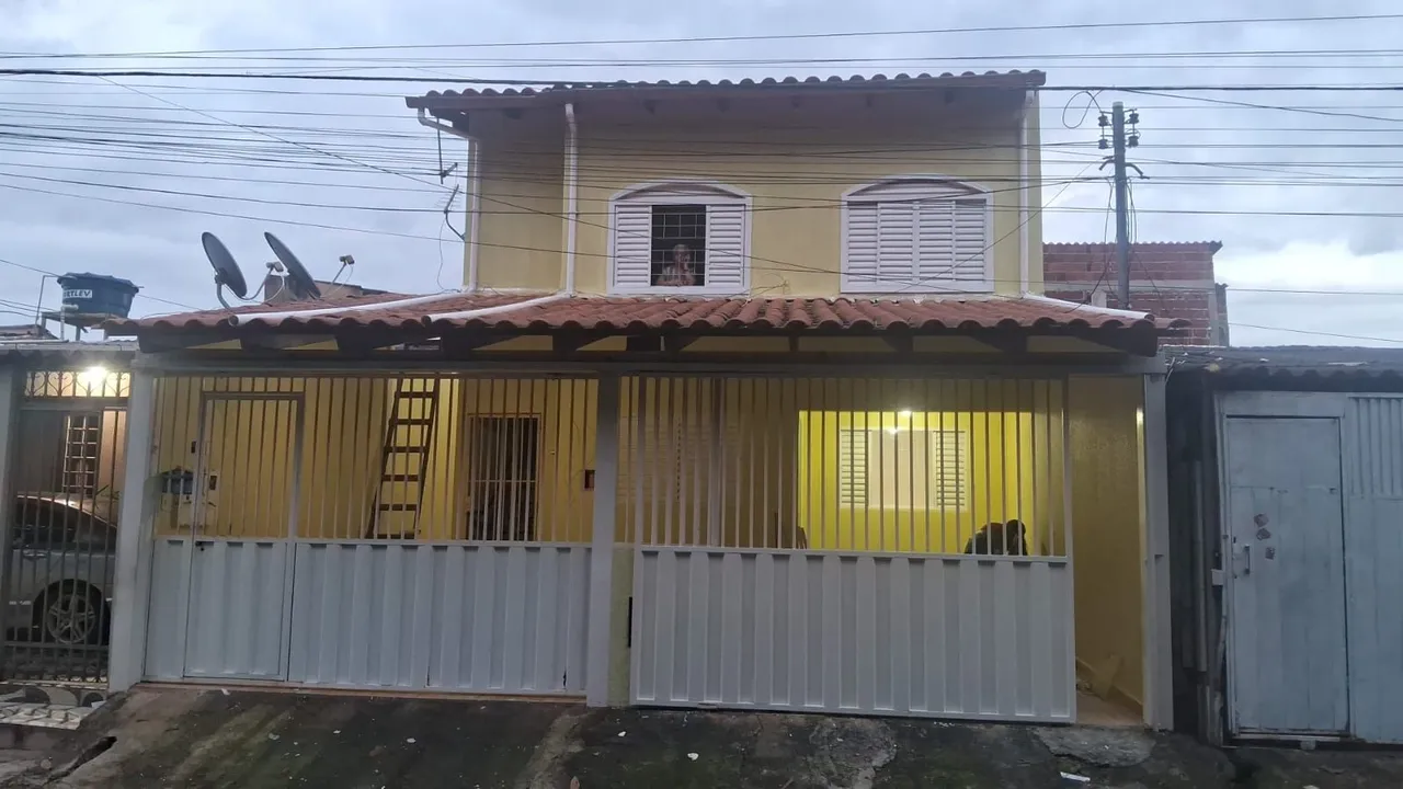 Alugo parte térrea 2qts