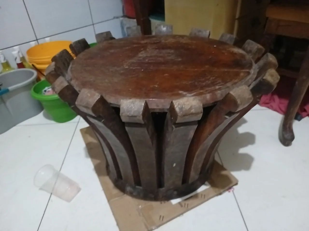 Mesa de centro em madeira maciça