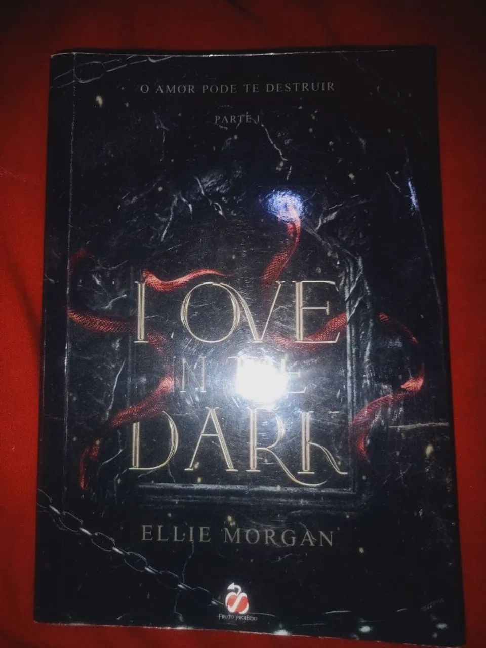 Love in the Dark - Ellie Morgan - Foto 2