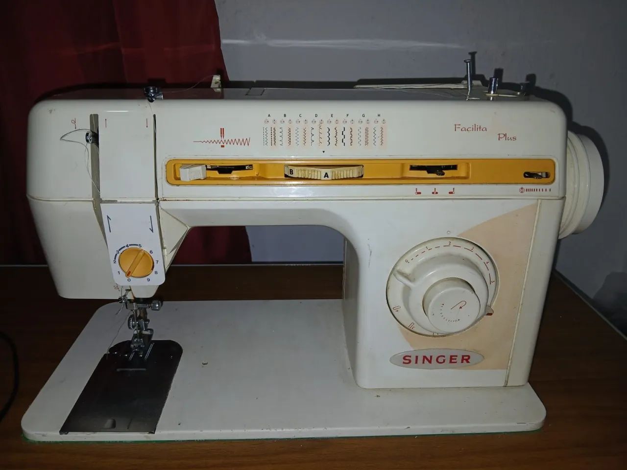 Máquina de Costura Singer - Foto 2
