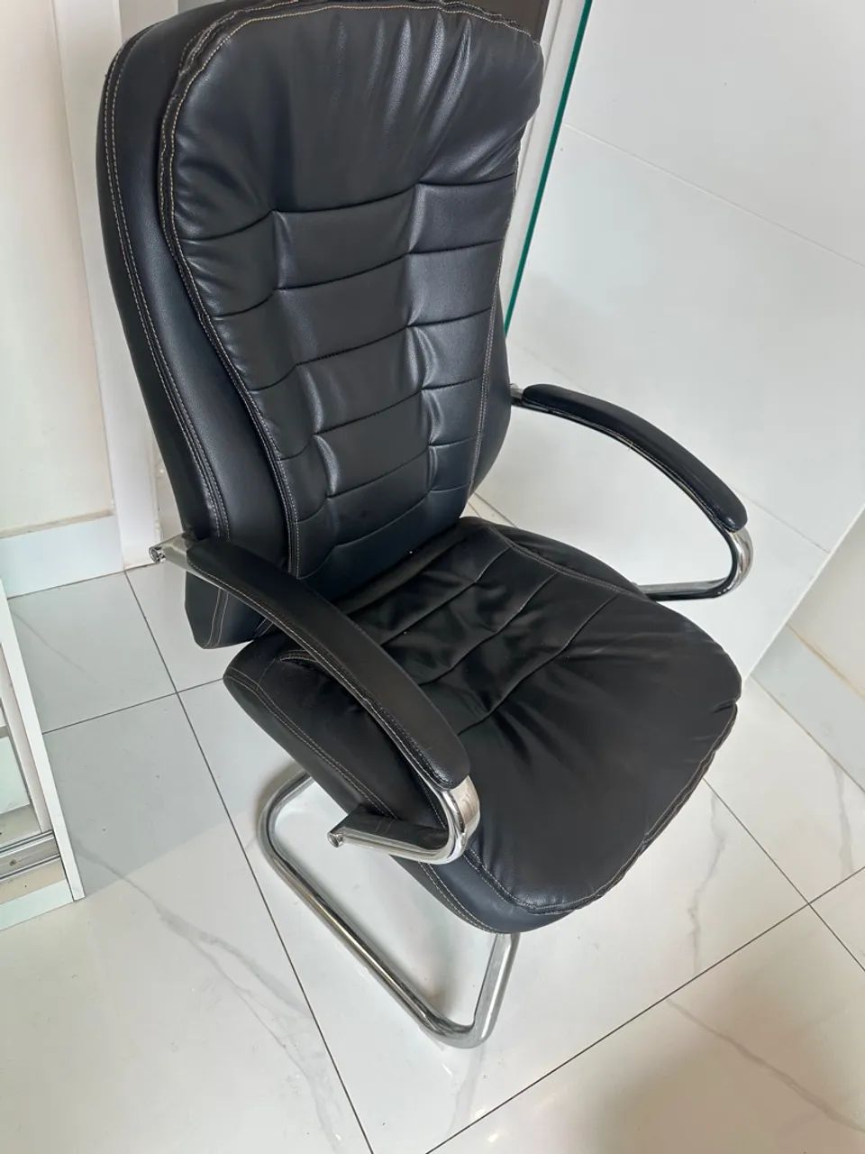 Cadeira Executiva Fixa Luxo  - Foto 3