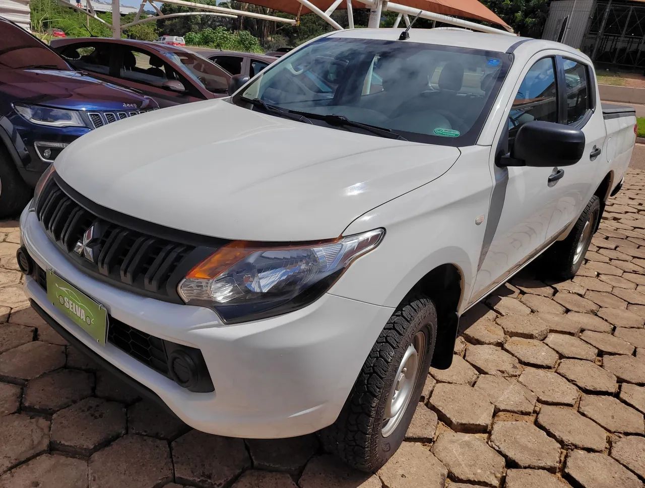 L-200 TRITON GL 4x4 Mec - Foto 2