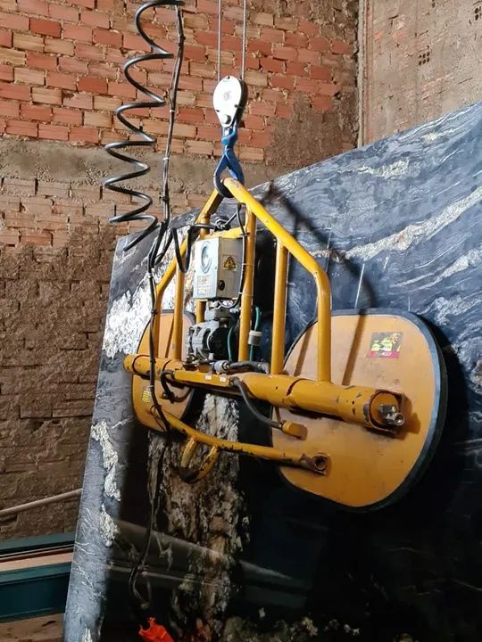 Torre tipo Grua e máquina de cortar granito - Foto 4
