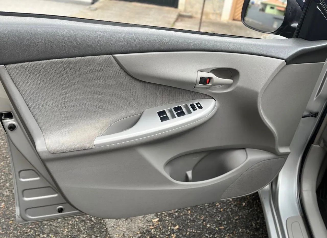 Toyota Corolla GLI 1.8 Flex 16V Aut. 2010 - Foto 11