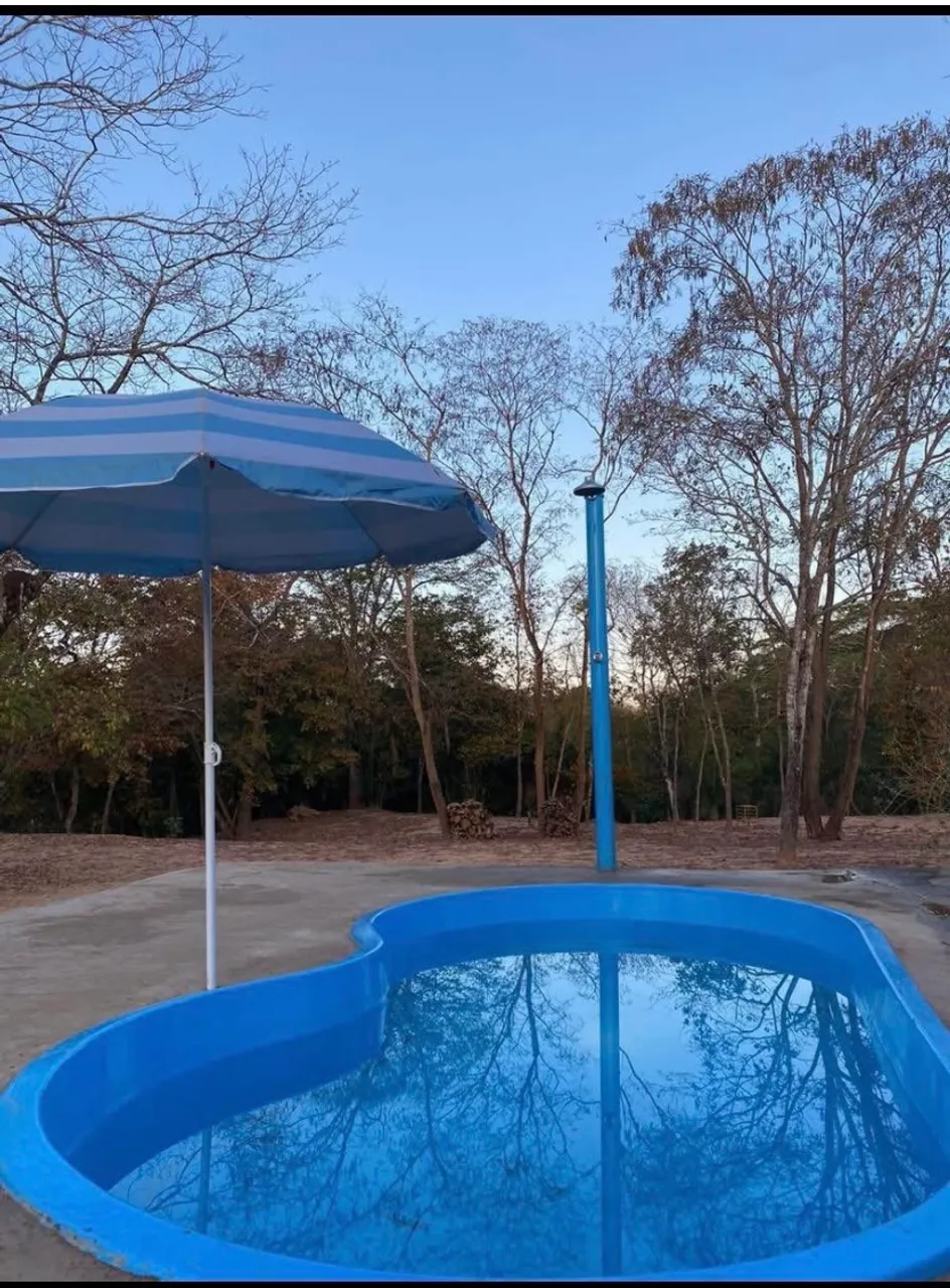 CHÁCARA COM PISCINA E RIO DENTRO DA CIDADE